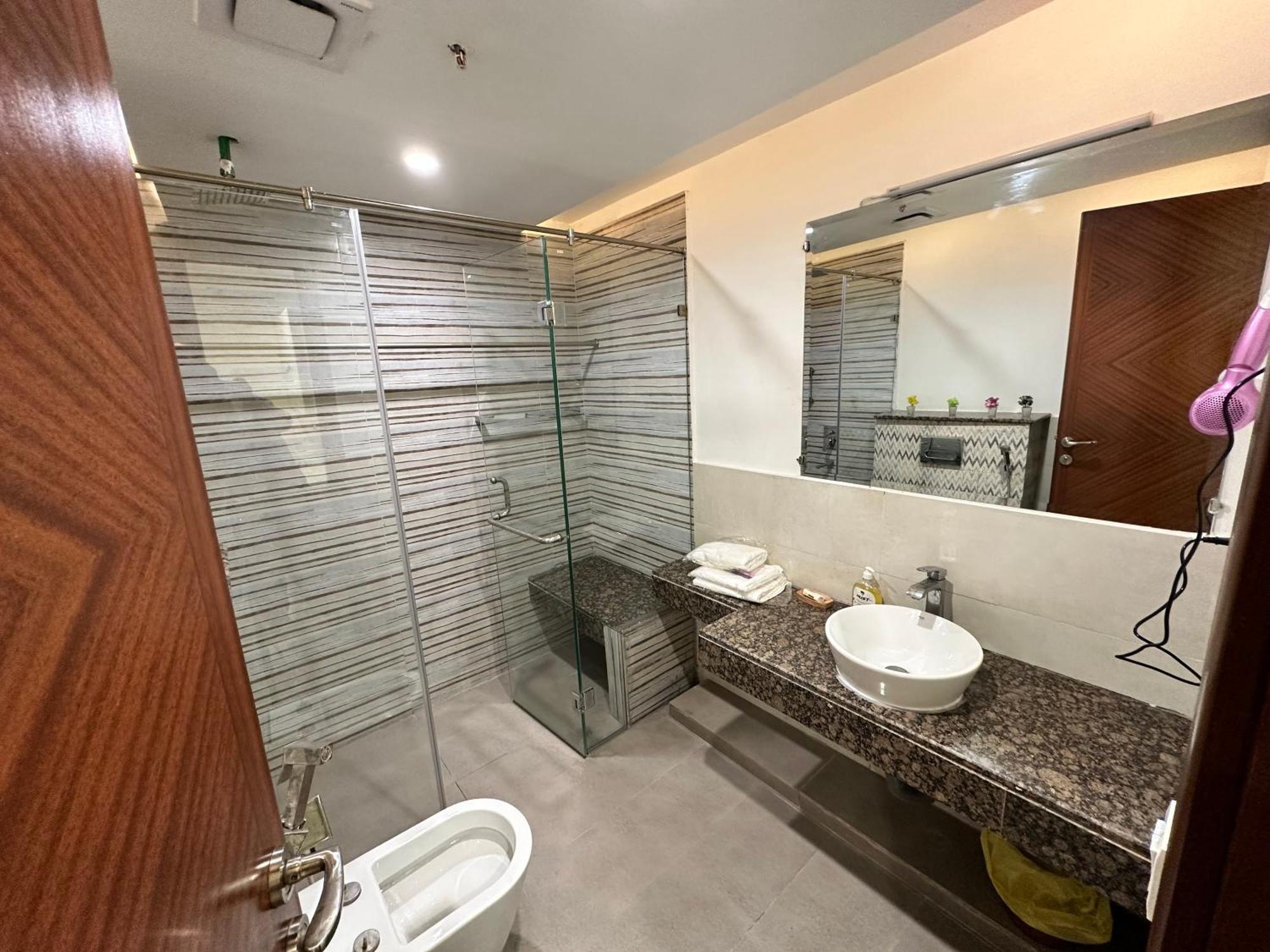 Sunset Luxury Gold Crest Mall Residency Lahore Luaran gambar