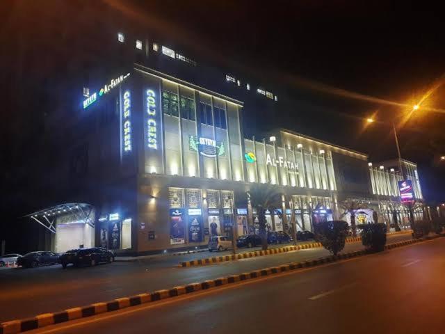 Sunset Luxury Gold Crest Mall Residency Lahore Luaran gambar